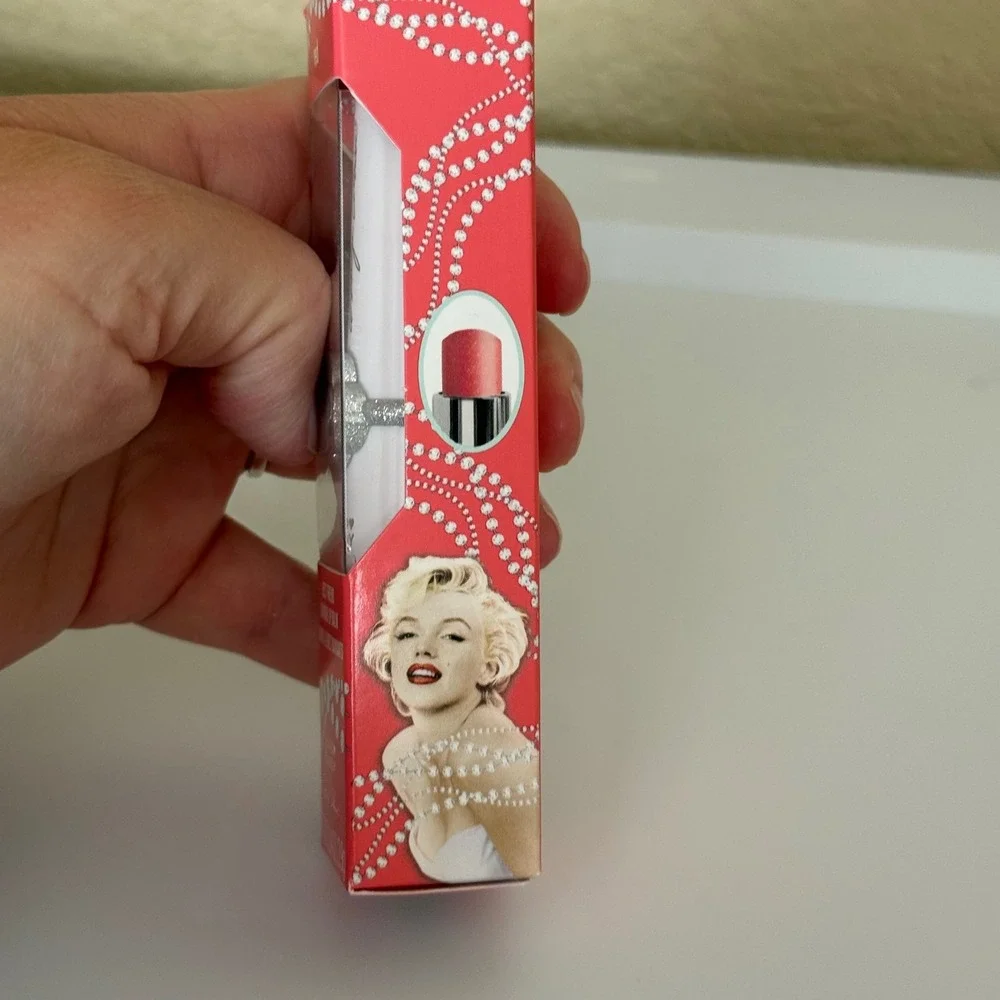 Hard Candy Marilyn Monroe Best Friend‎ Diamond Lip Balm Women New Red Shimmer